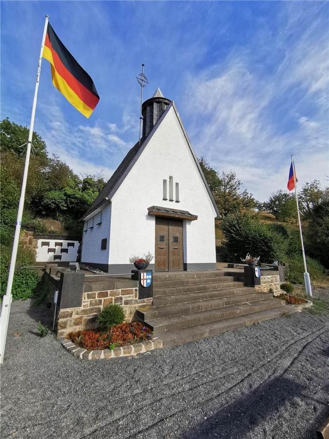 Ferienwohnung Neli Am Rhein Rheinbrohl Dış mekan fotoğraf