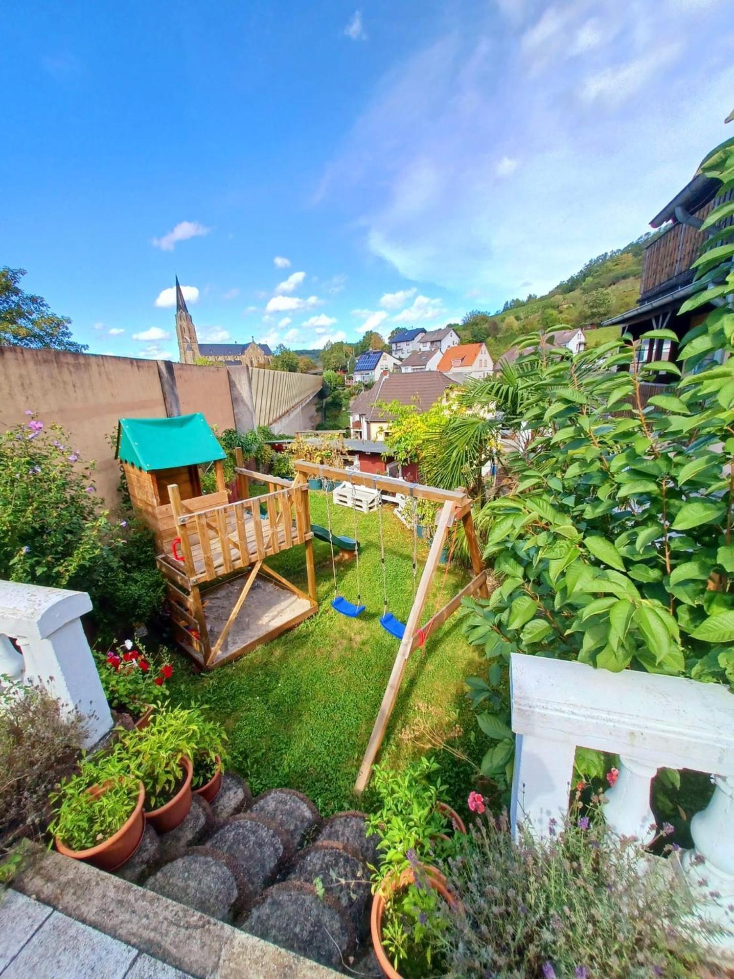 Ferienwohnung Neli Am Rhein Rheinbrohl Dış mekan fotoğraf